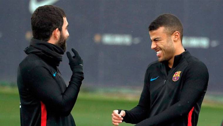 Rafinha anima a Arda Turan a través de las redes sociales