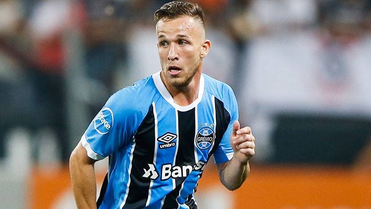 El juego de Arthur, comparado con el de una estrella del Barça