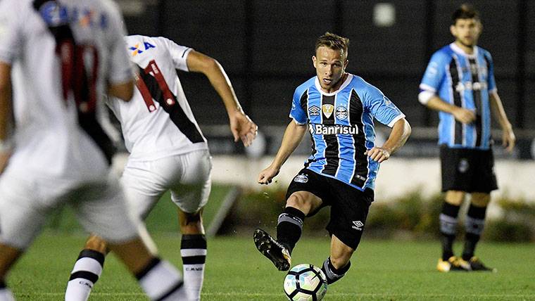 Arthur se queda en Gremio: «Las negociaciones están paradas»