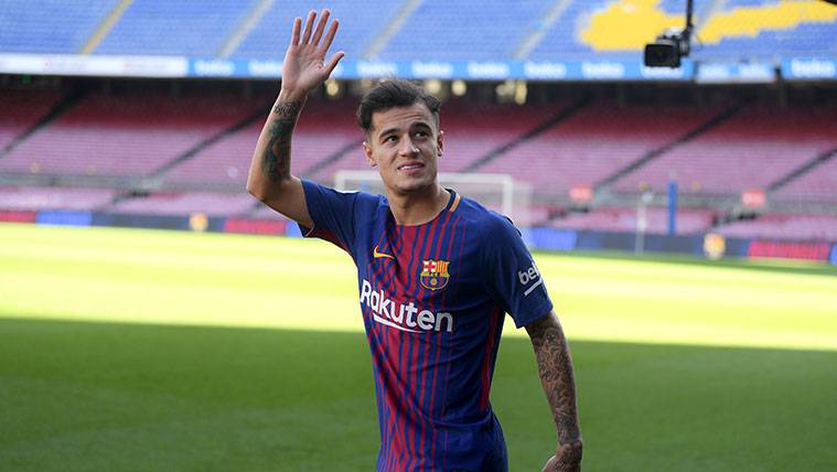 Philippe Coutinho celebró su tanto con un miembro del Barça