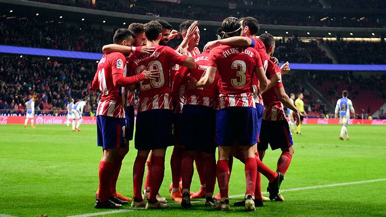 El Atlético prepara una alineación ‘anti Barça’ para el Camp Nou