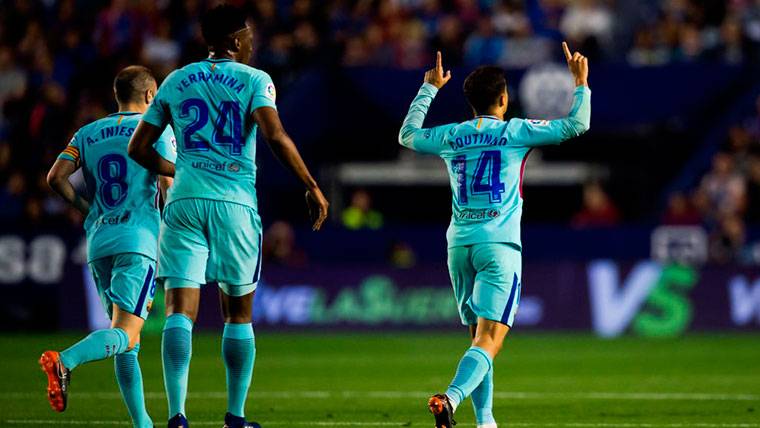 Coutinho y Luis Suárez metieron al Barça en el partido ante el Levante