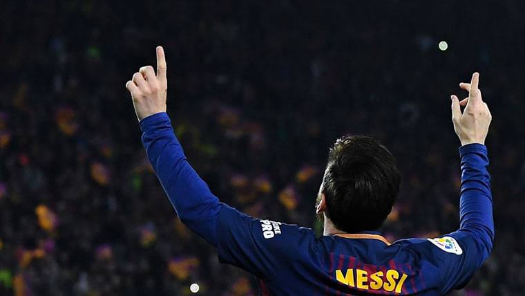 Asistencia mágica de Iniesta para acercar la Bota de Oro a Messi