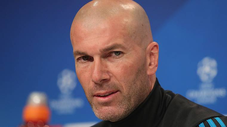 Zidane se justifica y asegura que la culpa de que no haya pasillo… ¡Es del Barça!