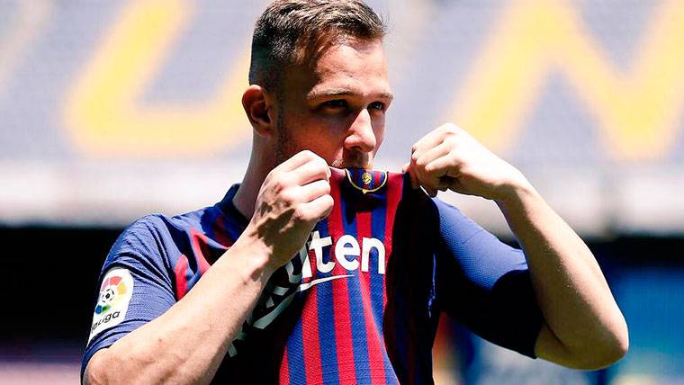 Arthur se presenta: Golazo brutal para enamorar al barcelonismo
