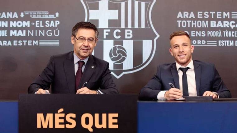 Arthur ya ha firmado su nuevo contrato con el FC Barcelona
