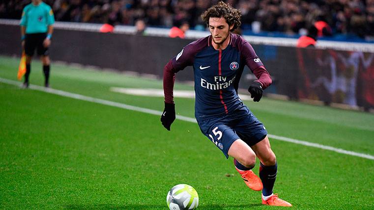 Adrien Rabiot frena a la Juventus y al Manchester United y prioriza al Barça