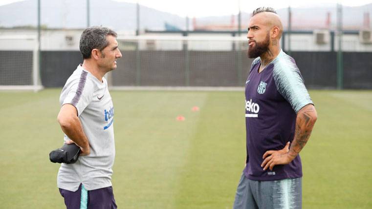 Alexis Sánchez y Claudio Bravo, objetivos de Arturo Vidal en el Barça