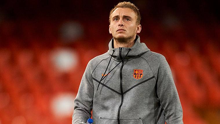 La suplencia en la Supercopa aumenta las dudas sobre el futuro de Cillessen
