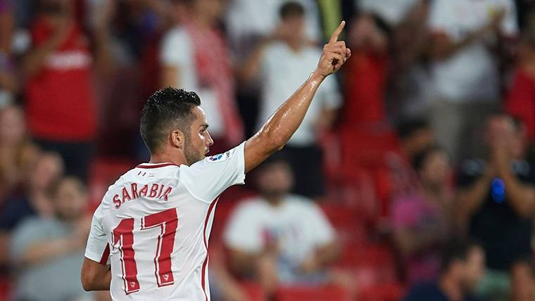 Sarabia adelantó al Sevilla frente al Barça con ayuda del VAR