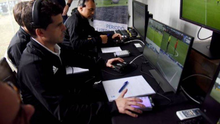 El VAR podría estrenarse en la final de la Supercopa de España