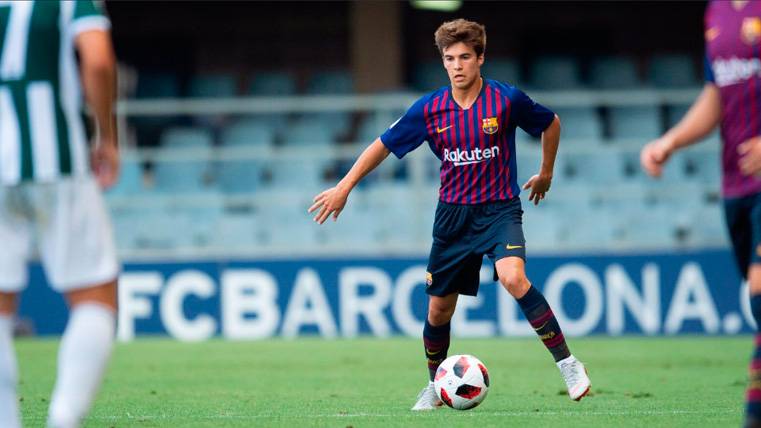 El técnico del Barça B advierte a un Riqui Puig que debe tener paciencia