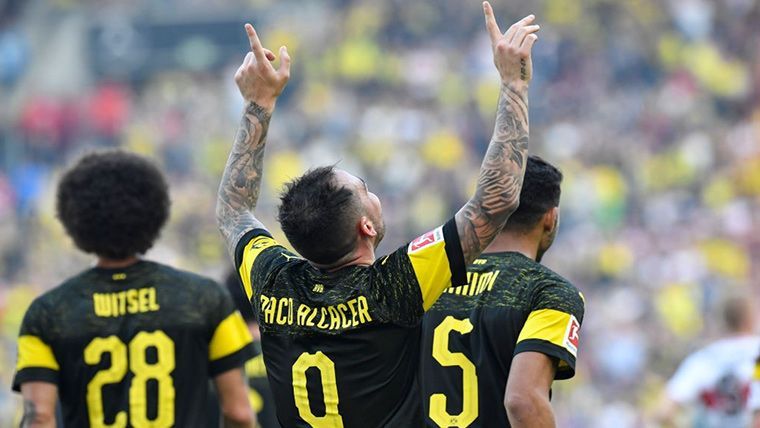 Golazo para la galería de Alcácer, nuevo ídolo del Dortmund