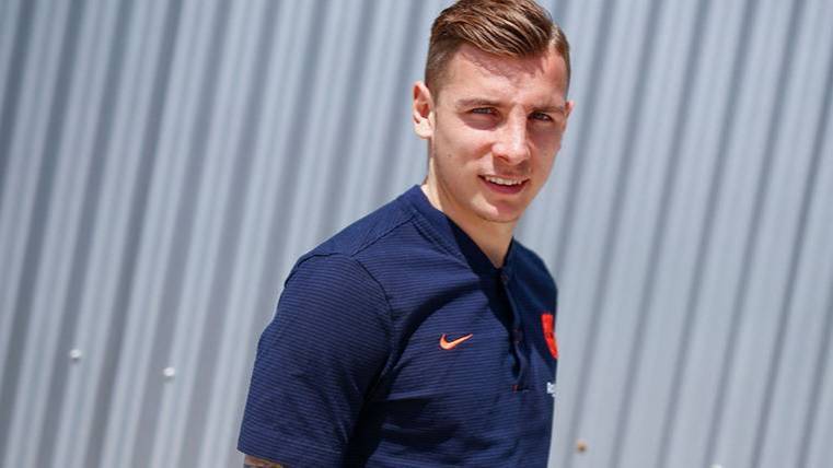 Lucas Digne, orgulloso de haber jugado en el FC Barcelona