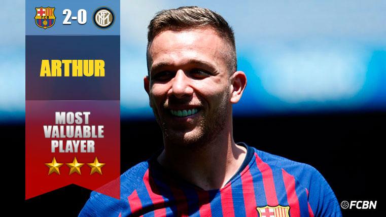 Arthur, cada vez más asentado: partidazo y ovación ante el Inter
