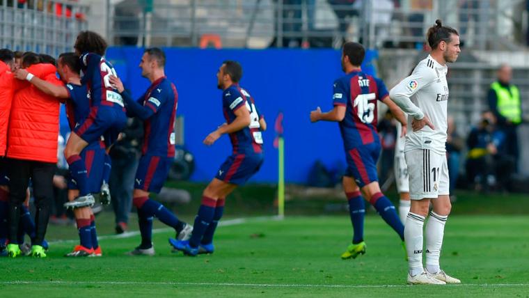 El Eibar pincha el globo de Santiago Solari con una goleada al Real Madrid (3-0)