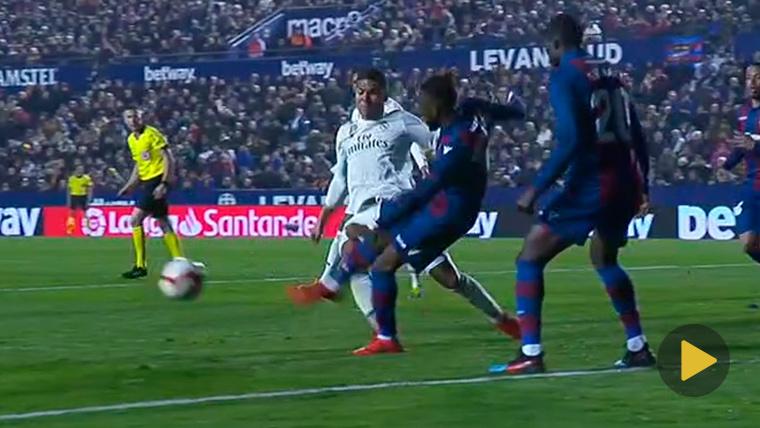 ATRACO: ¡Piscinazo flagrante de Casemiro y penalti decisivo a favor del Real Madrid!