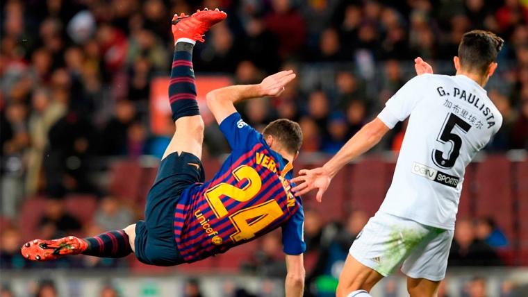 El silencio del Barça acerca el adiós de Thomas Vermaelen