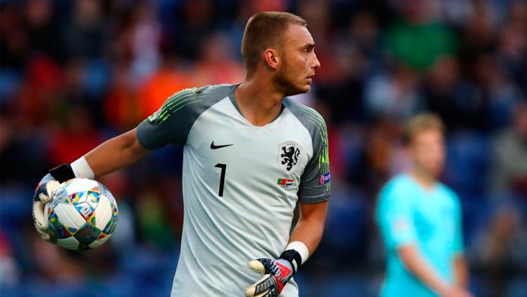 La Premier League podría ser la salida que busca el Barça para Cillessen