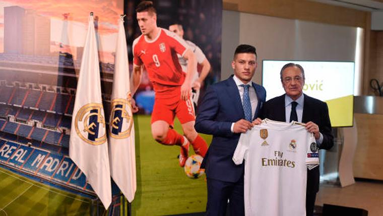 Luka Jovic, presentado por el Real Madrid: «Me gustaría ganar la Champions»