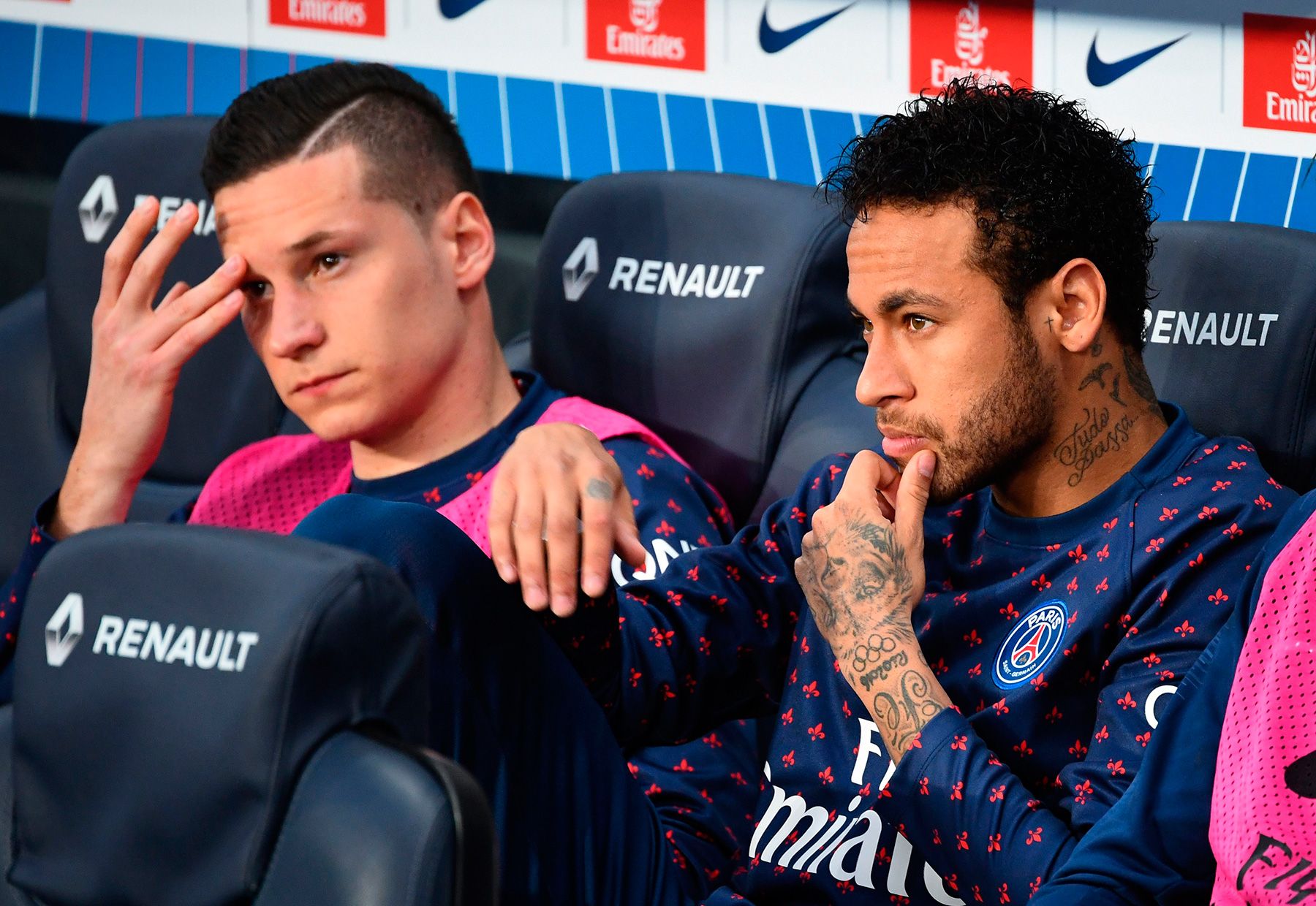 Draxler y Neymar en el banquillo en un partido del PSG
