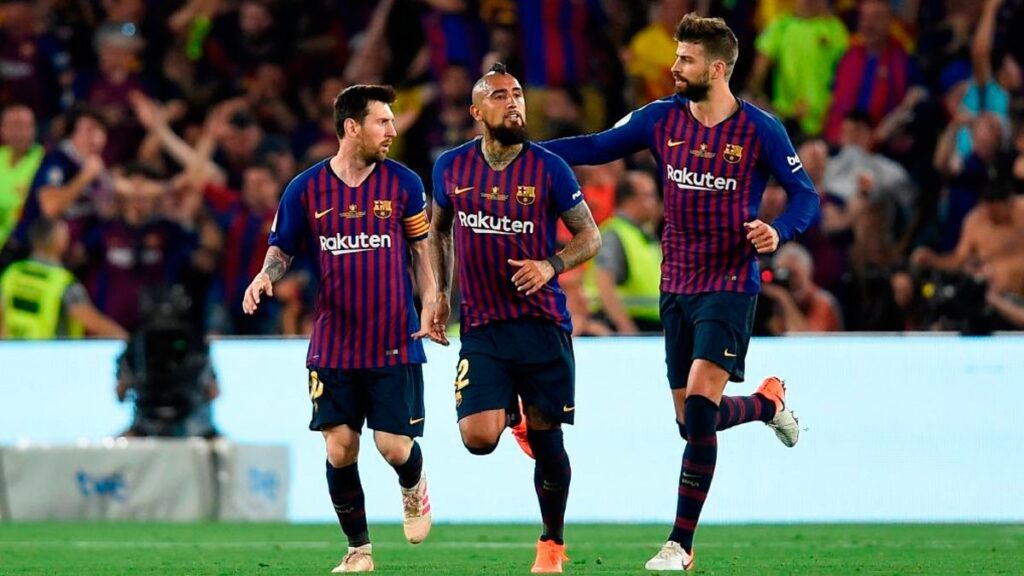 Wenger afirma que intentó fichar a Messi y a Piqué en 2003