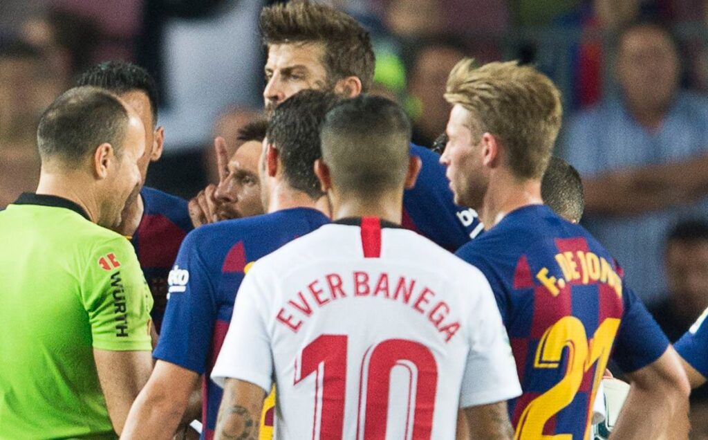 ¡Mateu Lahoz, protagonista! Sacudió al Camp Nou expulsando a Araújo y Dembélé
