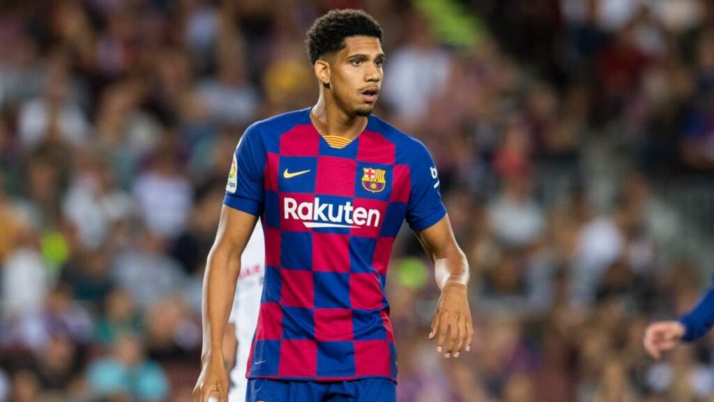 Ronald Araujo regresa al Barça B tras tres partidos ausente