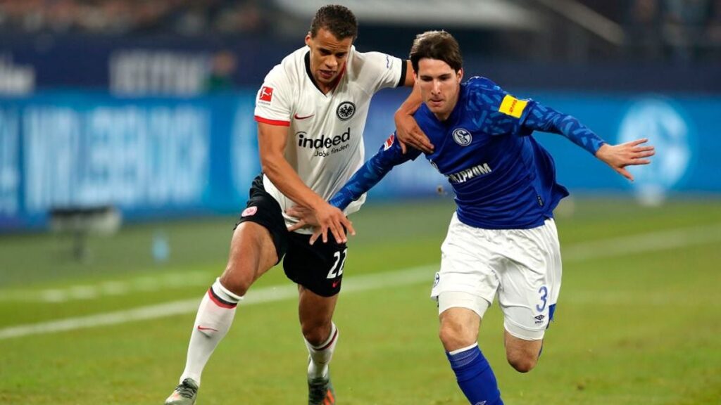 Juan Miranda podría dejar el Schalke para volver al Barça