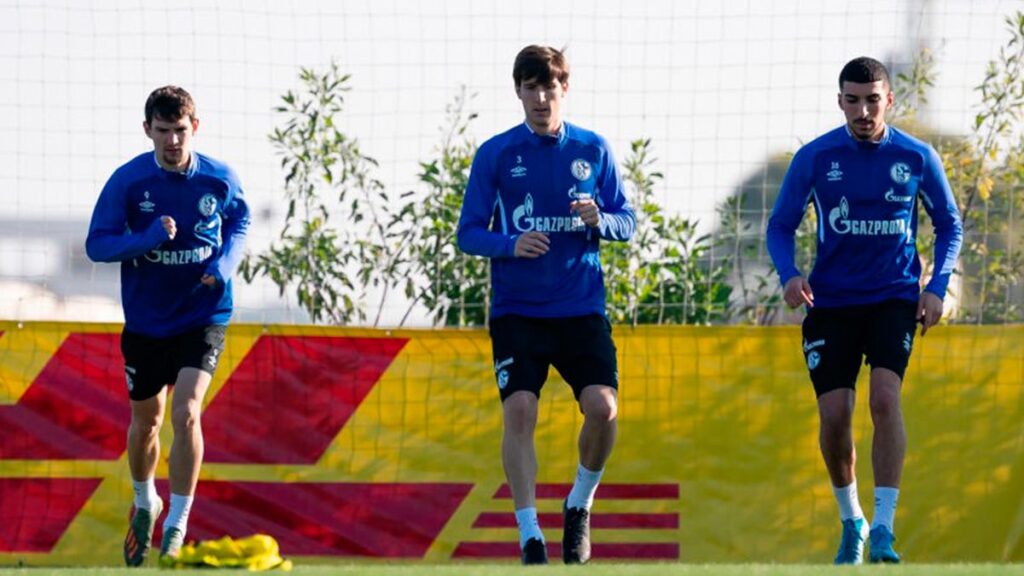 La Juventus se pone seria por Miranda: Nueva oferta al Barça
