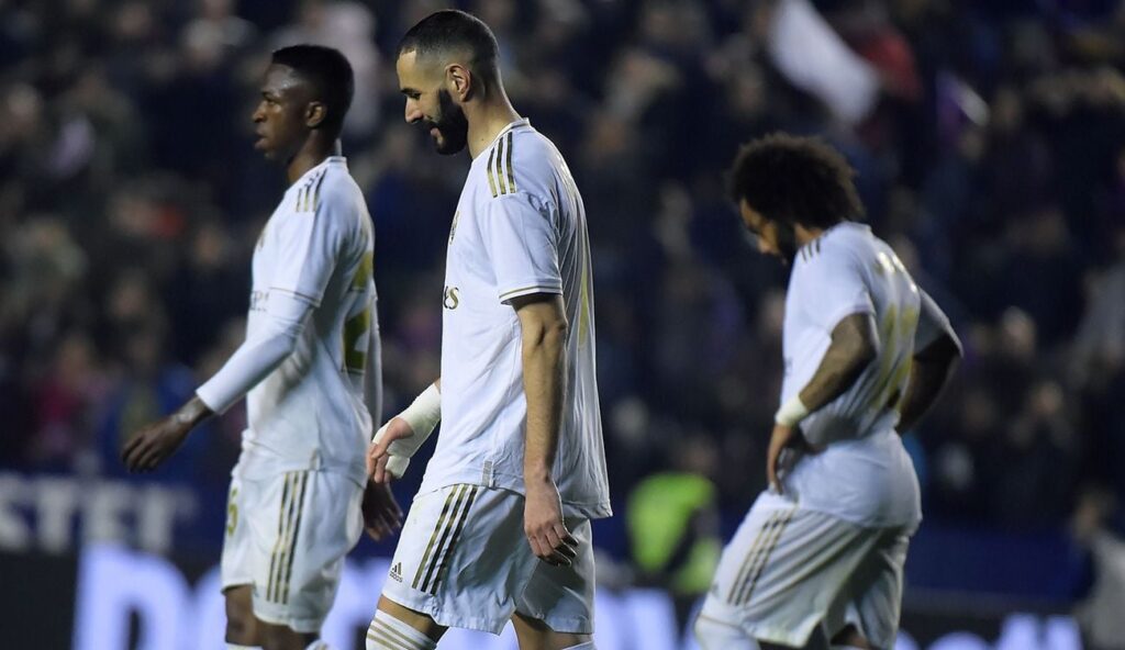 Zidane ha terminado descolocando a un Madrid sin pegada y sin rigor defensivo