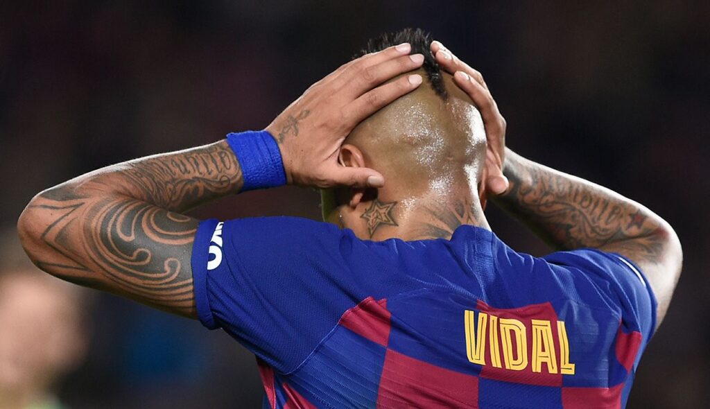 En la Serie A se rifarán a Arturo Vidal en verano