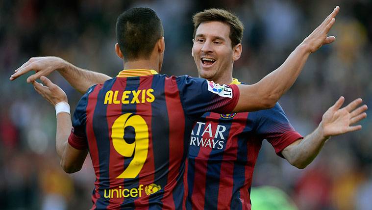 Alexis confiesa que un día vio llorar a Messi en el vestuario