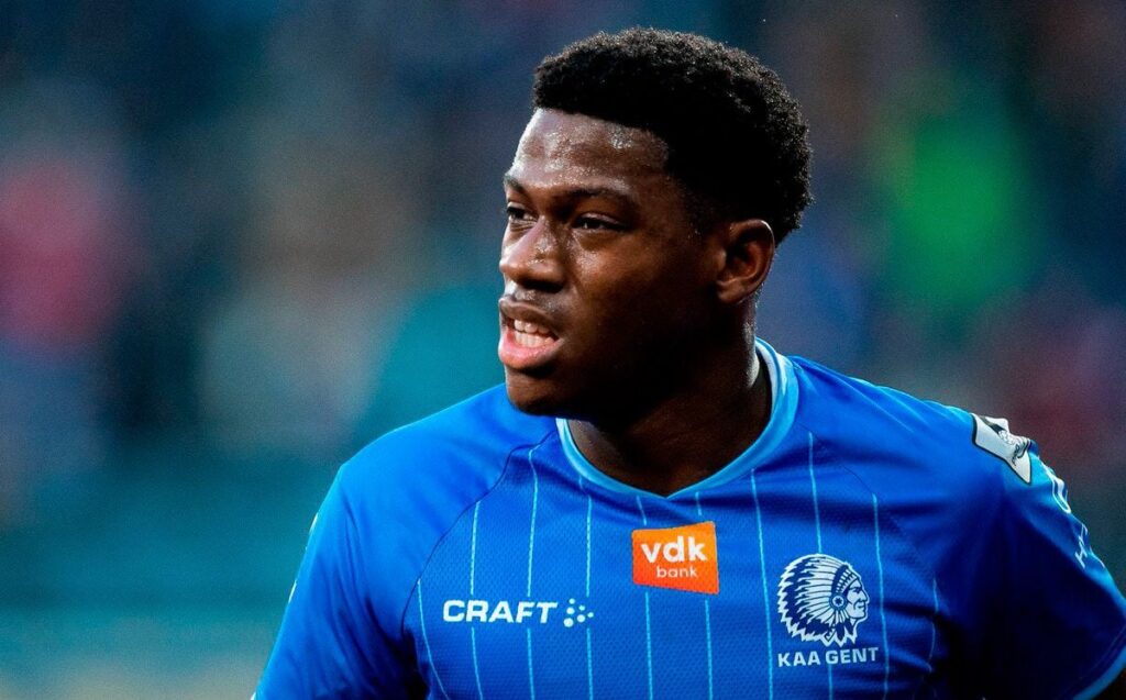 Así juega Jonathan David, el as que se guarda el Barça en la manga