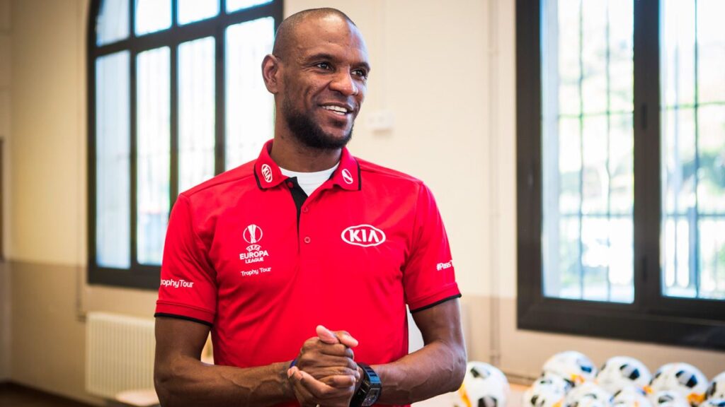 El Barça templa los rumores: Abidal no fue a Rusia a fichar