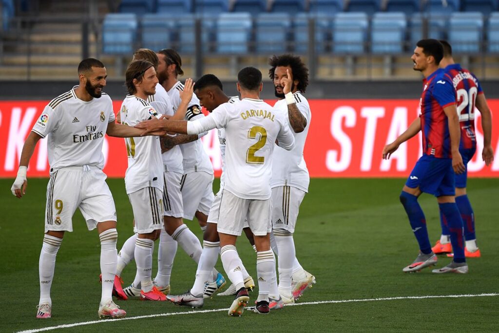 El Real Madrid tampoco falla en su retorno y derrota al Eibar (3-1)