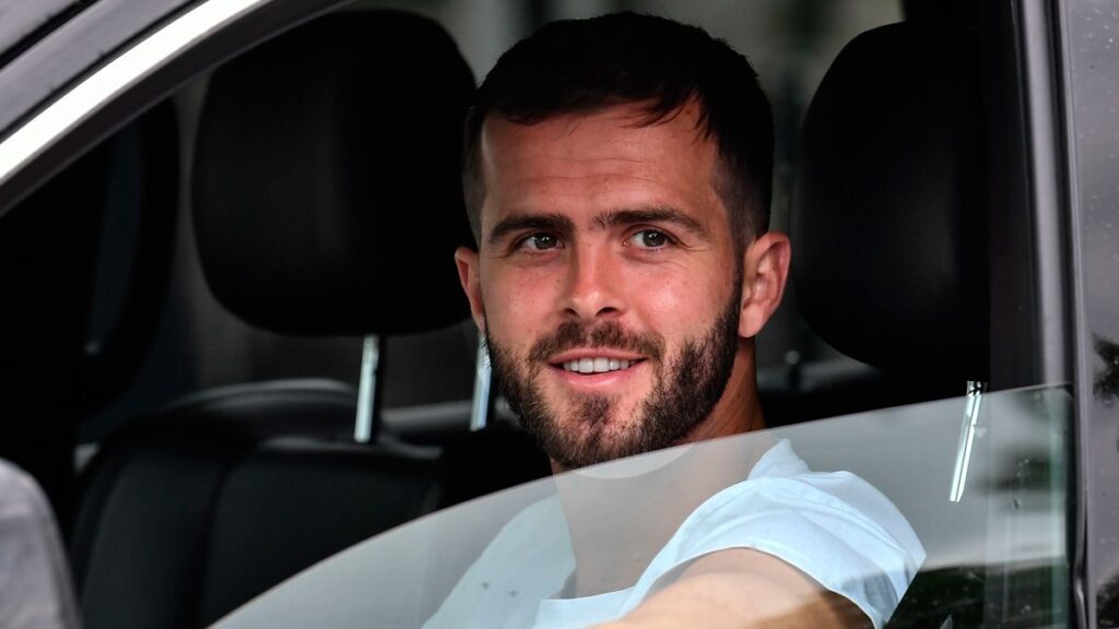 Pjanic pasaría el reconocimiento médico este domingo