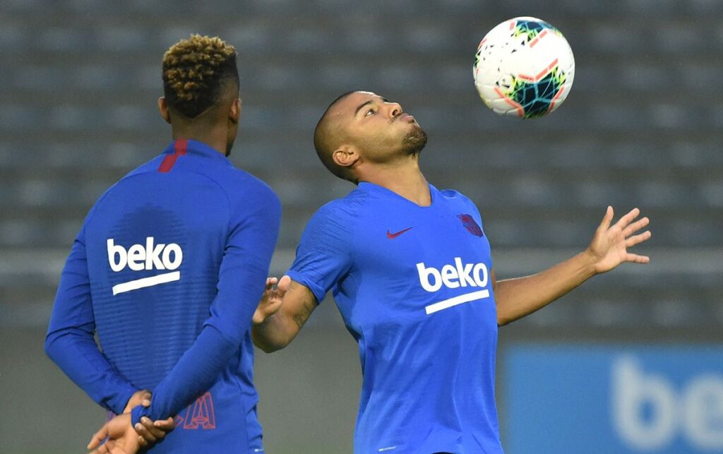 El Barça acelera la salida de dos ‘descartes’ para la próxima campaña