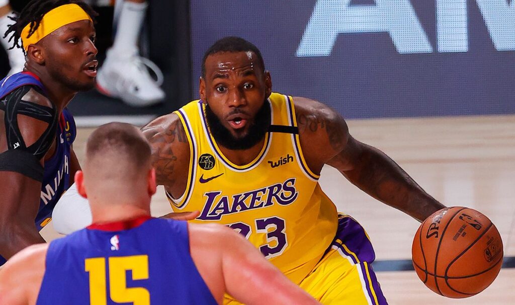 Los Lakers toman ventaja en la Final de la Conferencia Oeste