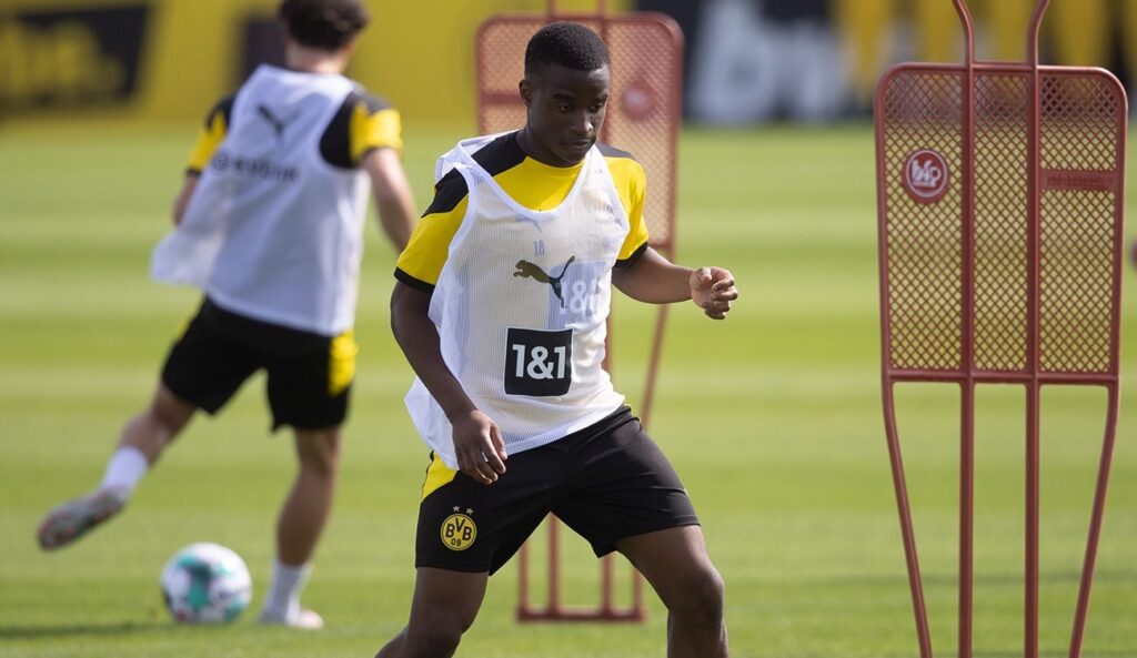 Eto’o encuentra al sucesor de Messi en Moukoko, la gran joya del Dortmund
