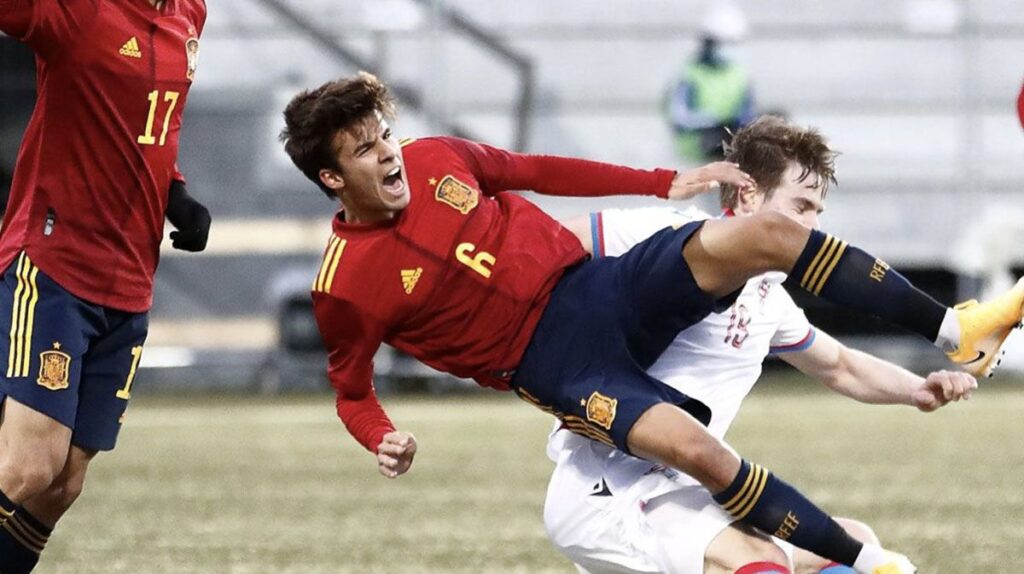 Riqui Puig: «Quiero triunfar y ganarme un puesto en el Barça»