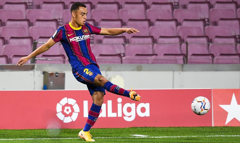 Dest: «Soy un lateral técnico y rápido, quizás sea como Dani Alves algún día»