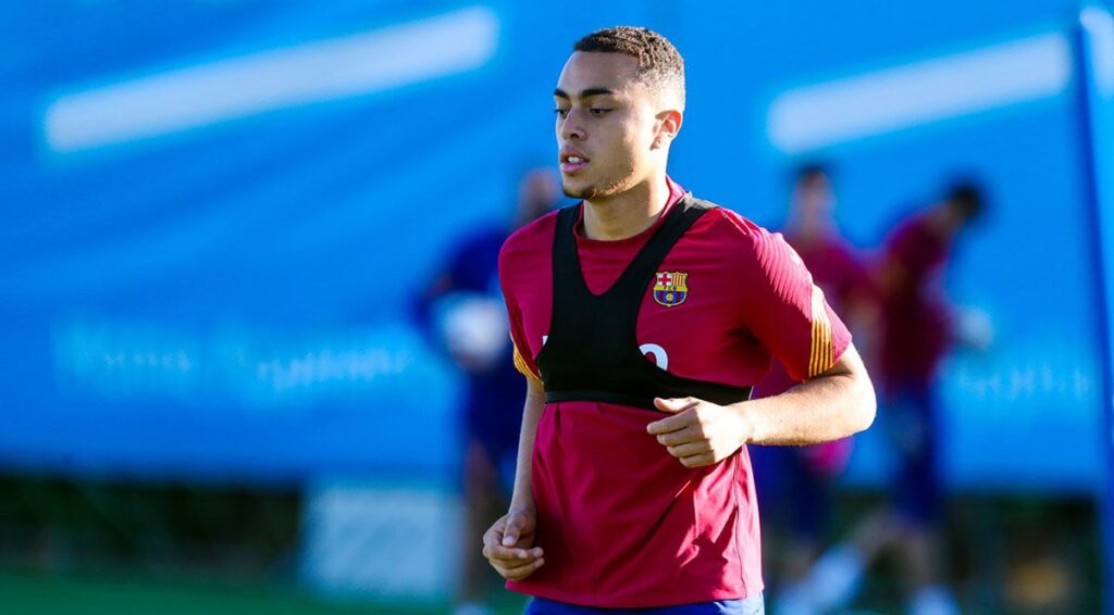 Xavi podría haber descartado ya la continuidad de Sergiño Dest en el Barça