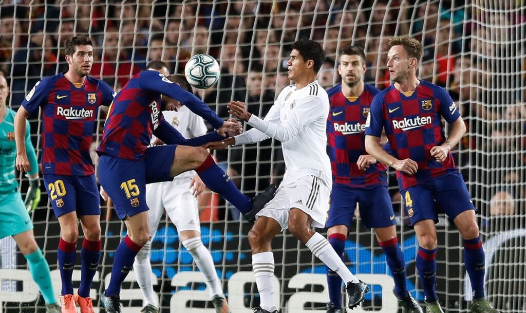 HEMEROTECA: Seis momentos de ‘El Clásico’ que son historia del fútbol