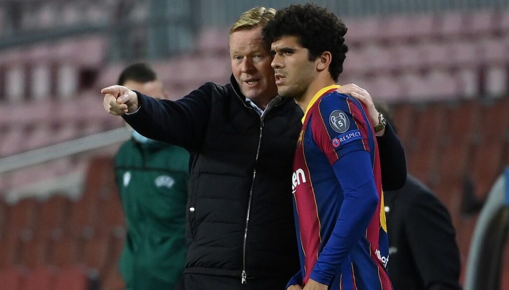 Aleñá le gana claramente la partida a Riqui Puig a ojos de Koeman