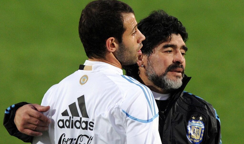 Mascherano representó al Barça en el velatorio de Maradona