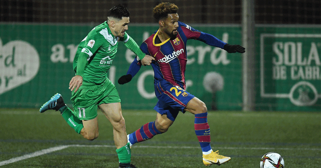 Konrad de la Fuente impresiona en el Barça y deja ‘retratado’ a Trincao
