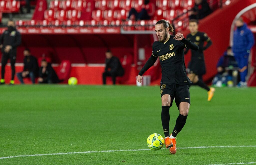 El Barcelona quiere blindar a Mingueza ante el acecho de otros equipos