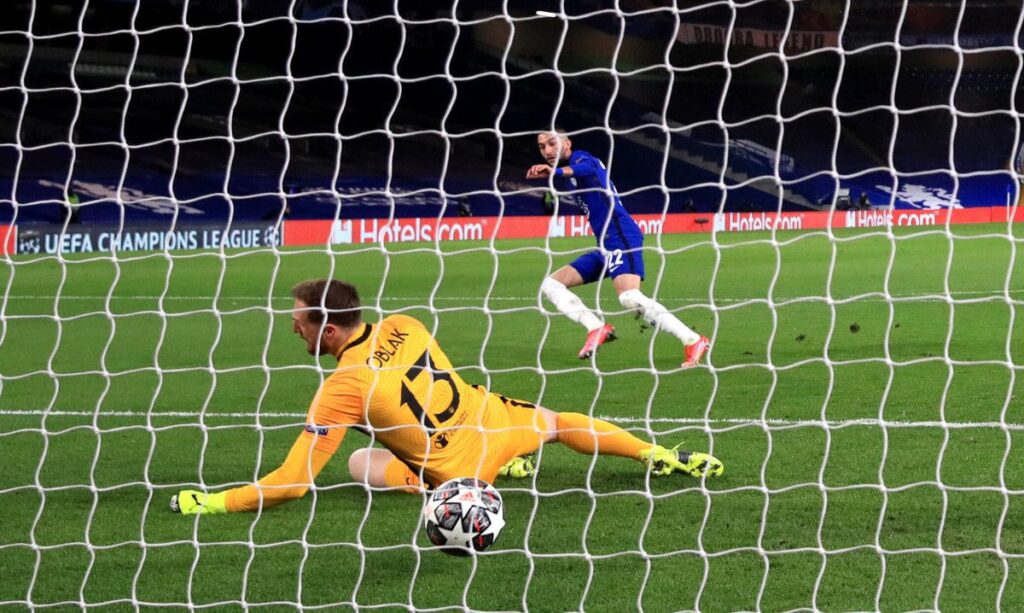 El Atlético naufraga en Champions y solo le queda luchar con el Barça por LaLiga
