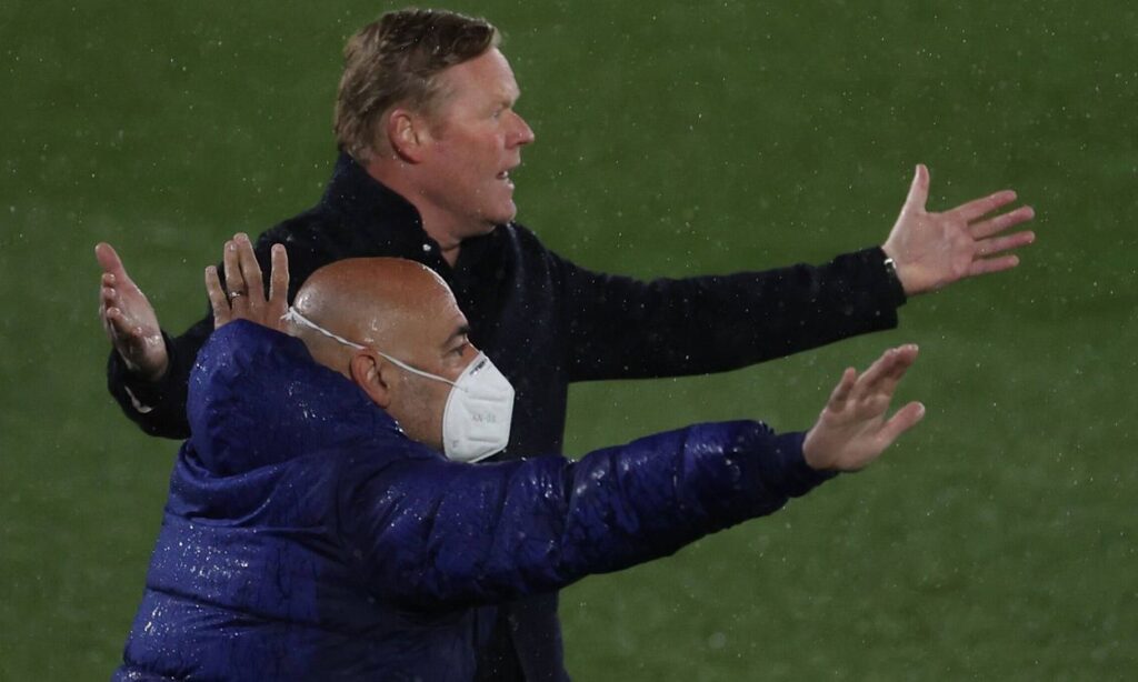 Koeman dispara contra Gil Manzano: «¿Sólo cuatro minutos?»
